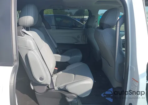 2024 Toyota Sienna Xle z USA, uszkodzony, nr VIN 5TDYRKEC2RS187596